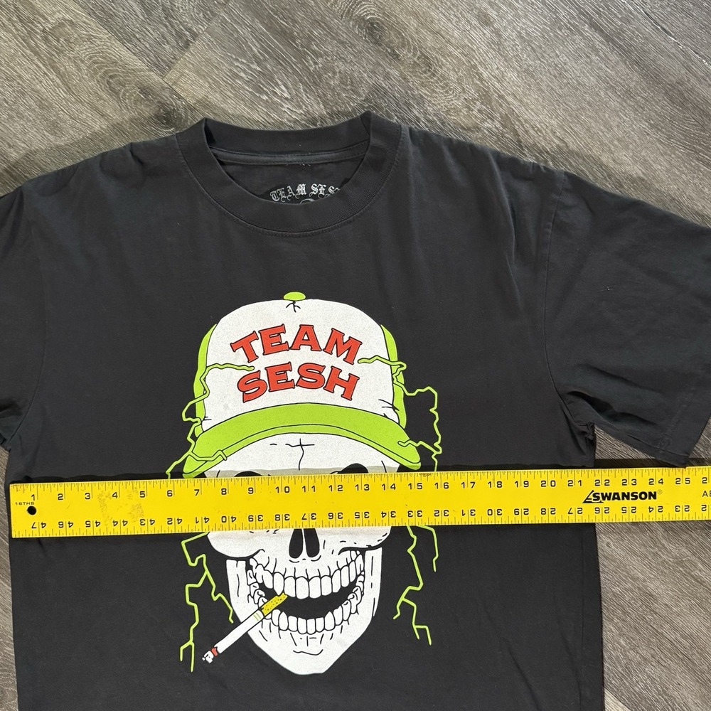 TeamSESH BONES Tour 2025 Double Sided T-Shirt M Skull Graphic Rare Streetwear - Picture 4 of 5